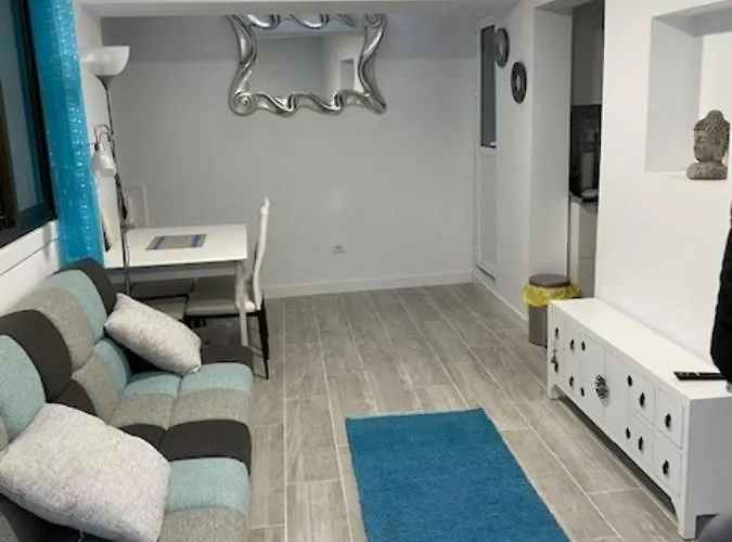 House - Sleeps 2 - Parking - Patio * La Jaca