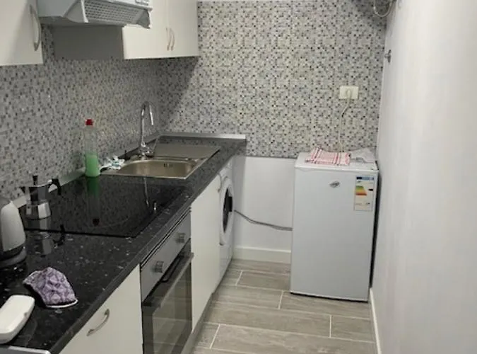 House - Sleeps 2 - Parking - Patio La Jaca